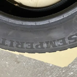 Wyprzedaż Sprzedam cztery opony zimowe Semperit speed grip 5