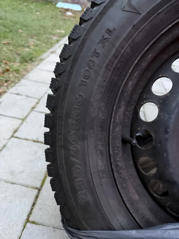 Oferta limitowana Opony zimowe Nokian Hakkapeliitta 4 i 5 z felgami