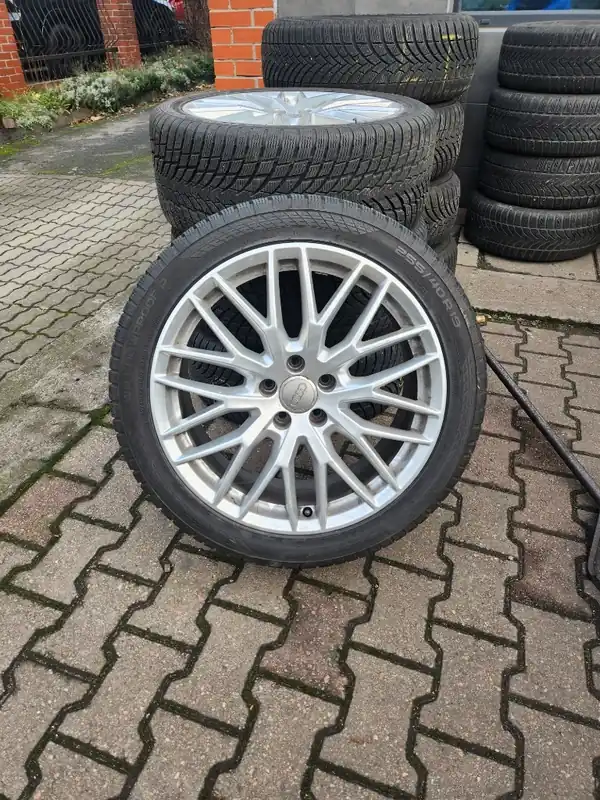 Tylko dziś Felgi aluminiowe 19 oryginalne do Audi. Rozstaw śrub 5x112. Używane