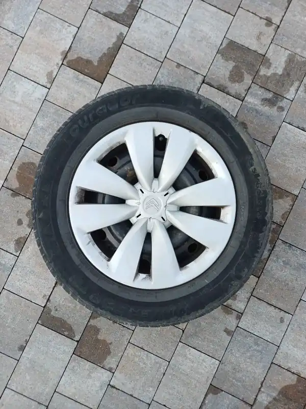 Szybka dostawa Koła 15" 4x108 Citroen C3 C4 Berlingo – Felgi + Kołpaki + Opony