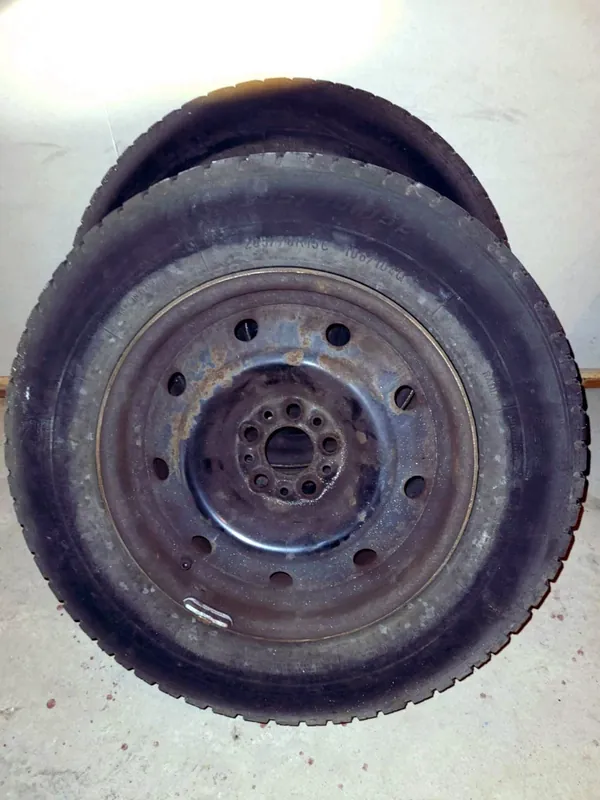 Komplet dwóch kół do Peugeot Expert z oponami letnimi GoodYear 205/70 R 15C Obniżka ceny