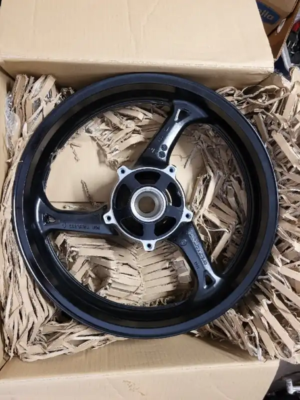 Kup teraz Suzuki Hayabusa GSX1300 2008+ B-King felga koło przód nowa
