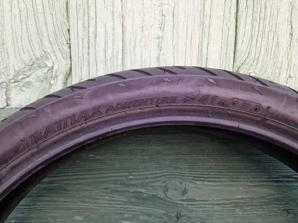 Opona Bridgestone Battalax Adventure A41F 90/90/21 Tani