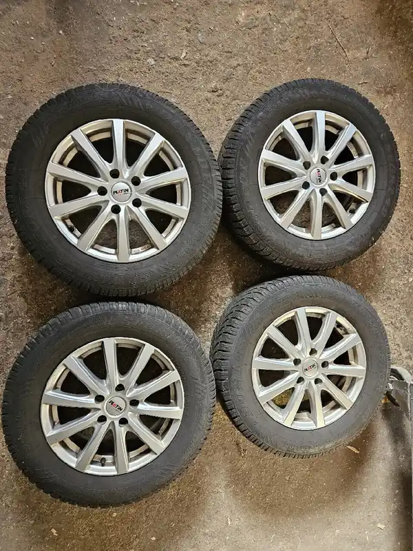 Alufelgi Platin 5x114.3 6,5J16 ET38 Dunlop 215/65R16 zima Nissan Qashqai Hit sprzedaży