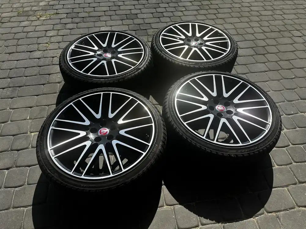 Okazja Felgi Jaguar 20 cali z oponami zimowymi pirelli